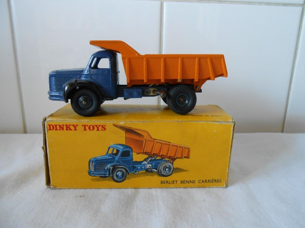 Dinky Toys No 34 A : Carrières de Berliet Benne, Hobby & Loisirs créatifs, Voitures miniatures | 1:43, Comme neuf, Bus ou Camion
