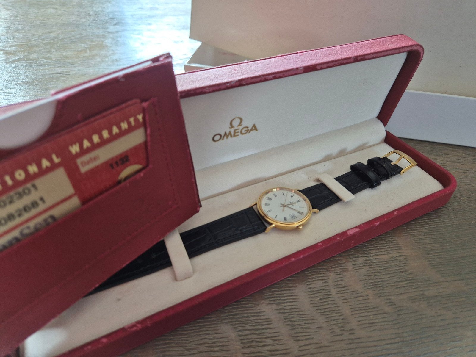Omega De Ville horloge 18k goud, Bijoux, Sacs & Beauté, Montre-bracelet, Cuir, Or, Enlèvement