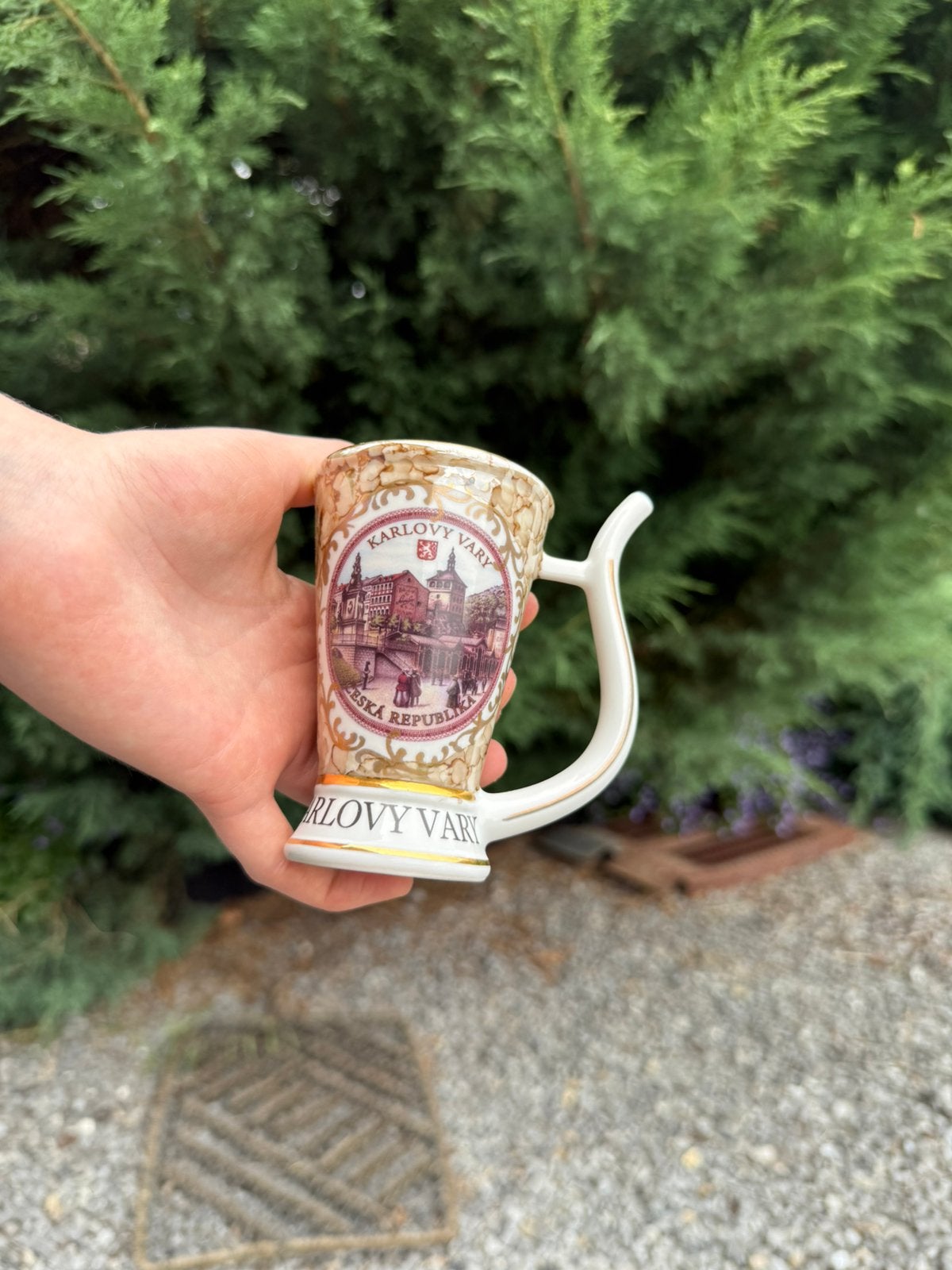 Tasse souvenir en porcelaine Karlovy Vary, Beige, Femme ou Homme, Plus petit que 17, Comme neuf