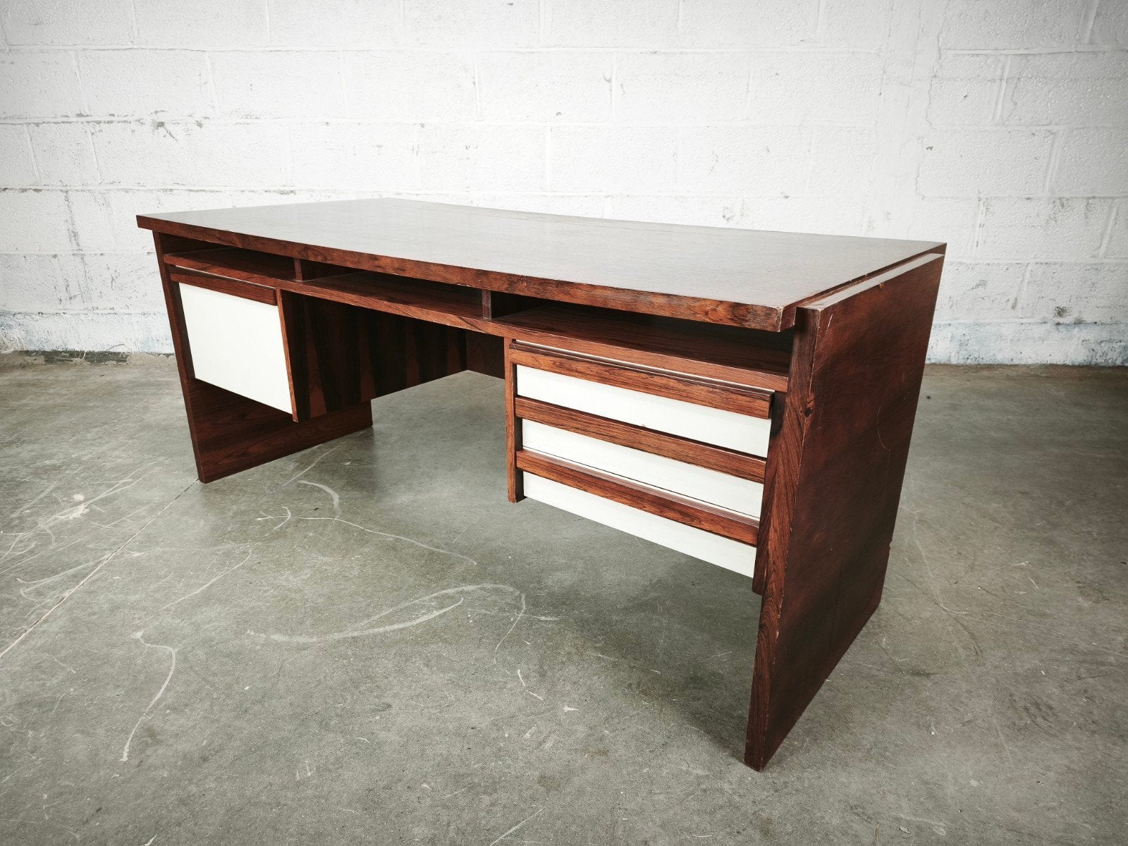 Vintage v-form bureau, Ophalen, ., Vintage, .