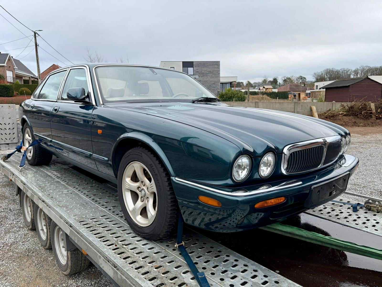 Jaguar XJ 3.2 V8 klassieker in wording!, Auto's, Jaguar, Particulier, XJ, Benzine, Ophalen
