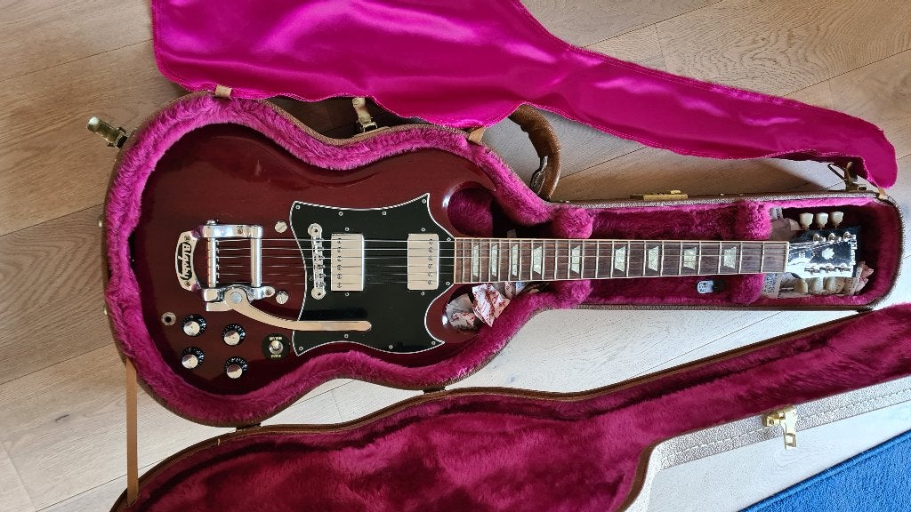 Gibson SG heritage cherry Bigsby 1996, Musique & Instruments, Enlèvement, Comme neuf, Solid body, Gibson