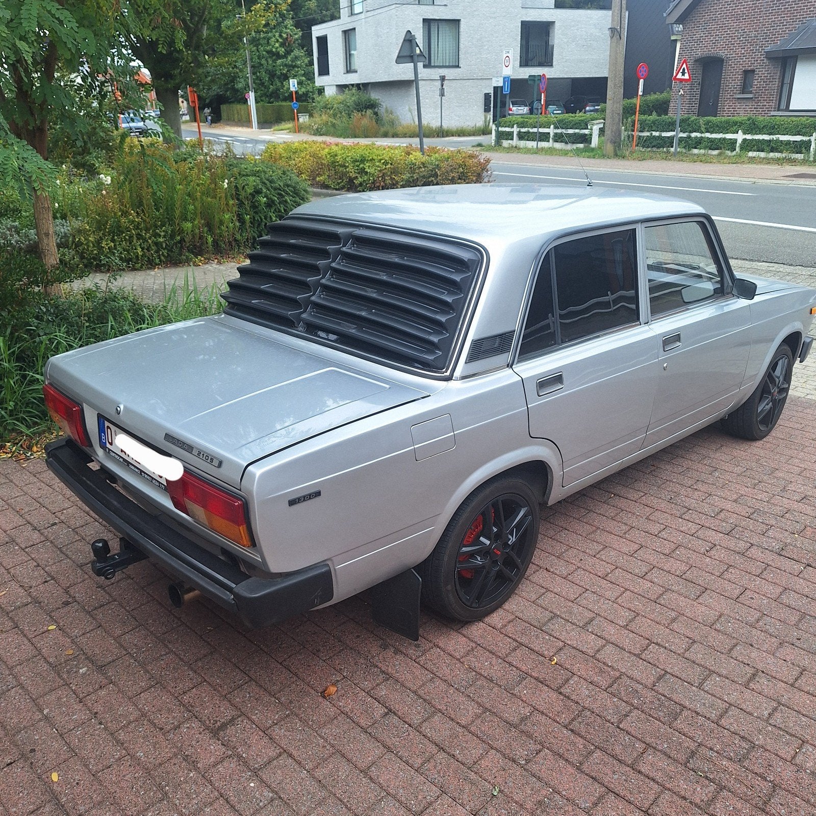 Oldtimer lada 2105 met onderdelen, Auto's, 4 cilinders, Bruin, Handgeschakeld, 5 deurs
