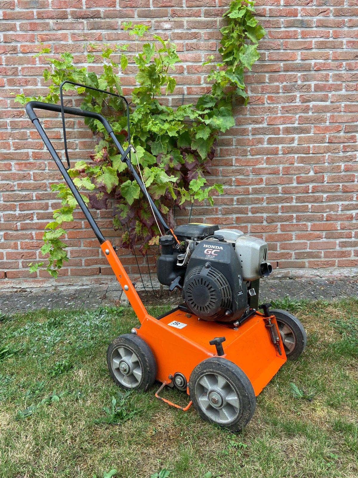 Eliet E401 Verticuteermachine, Ophalen, Zo goed als nieuw