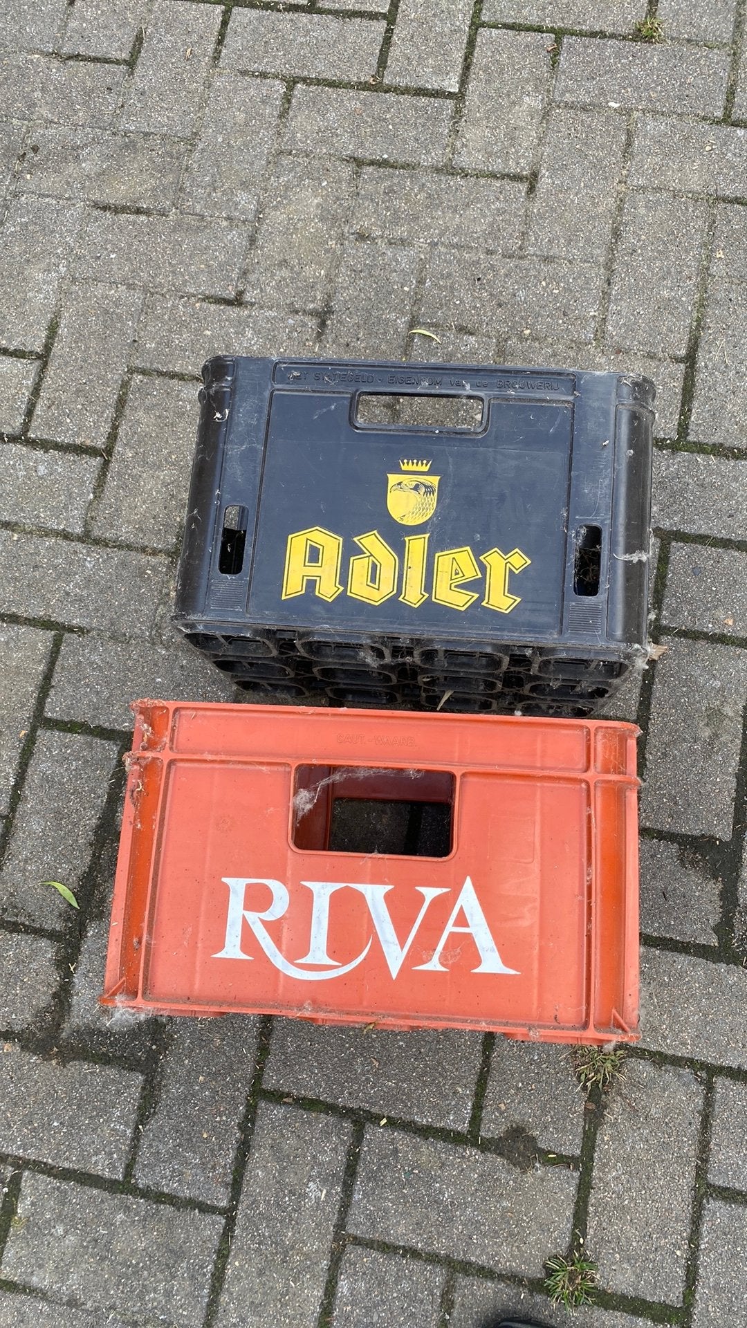 Gratis lege bakken bier, Ophalen, Zo goed als nieuw