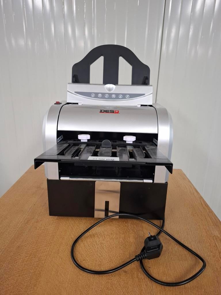 Desq 10550 papiervouwmachine, Antiek en Kunst, Ophalen
