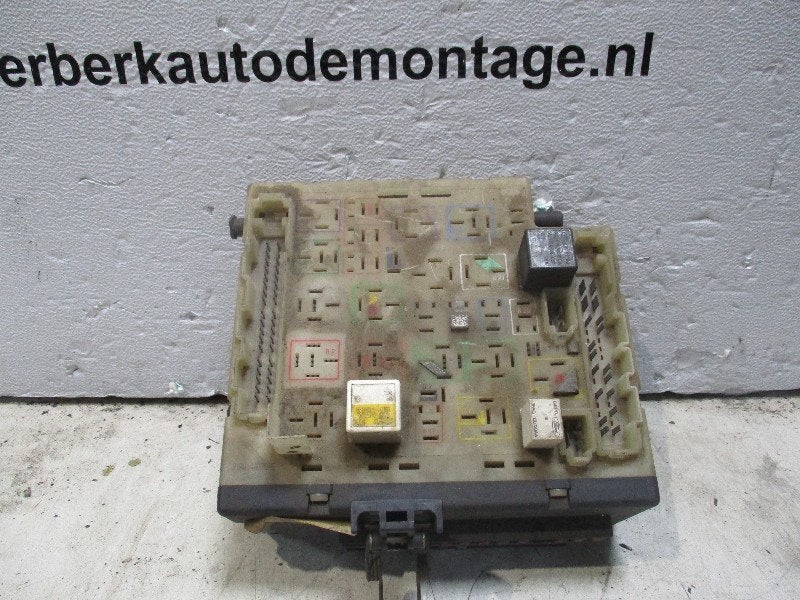BOITIER FUSIBLES Ford Escort 5 (AAL / ABL) (91ag14ao73ae), Henry-Ford-Straße  1
50735  Köln, DE, Ford-Werke GmbH, Kunden@ford.com