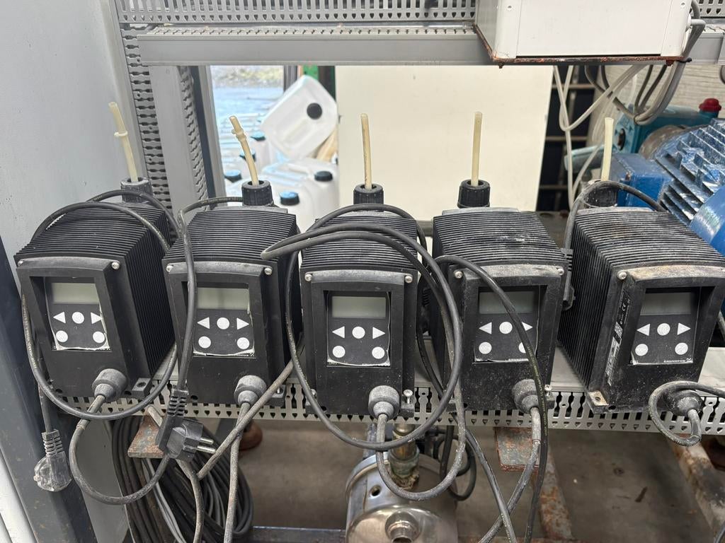 5 pompes grundfos selfwash, Articles professionnels, Machines & Construction | Pompes & Compresseurs, Enlèvement