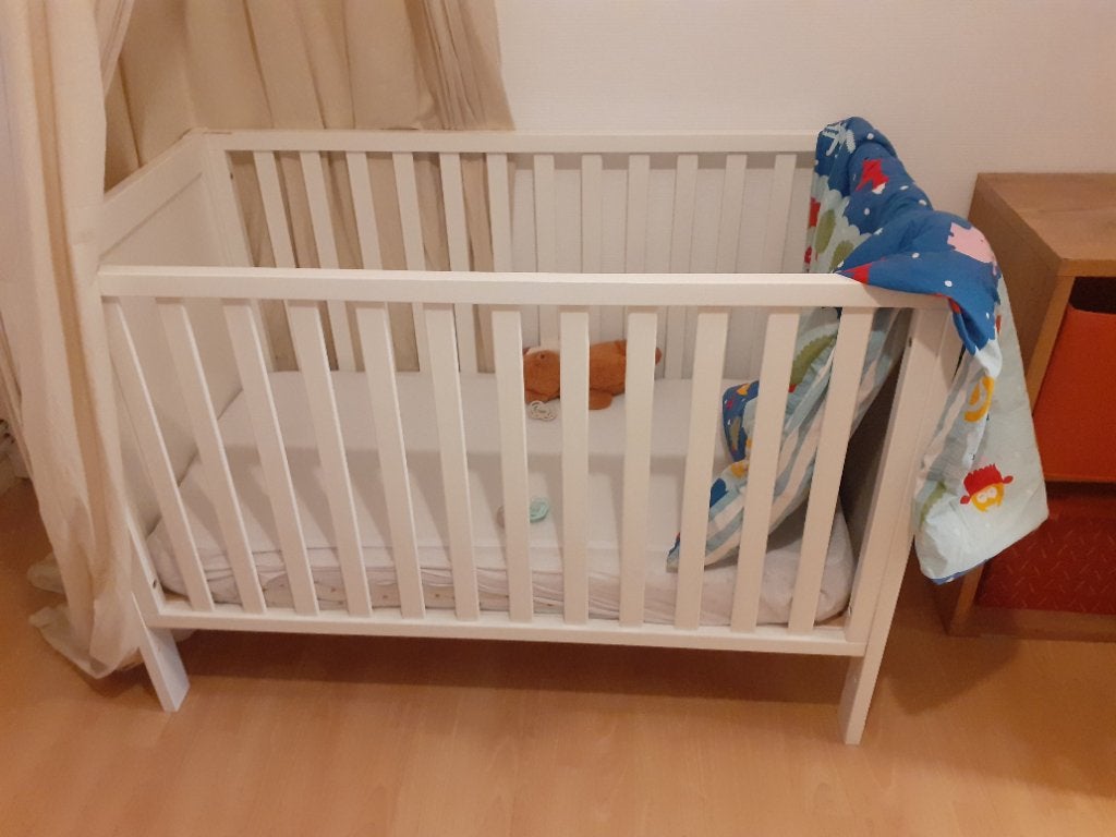 Wit babybedje Troll- 3 niveaus + matrasje + aerosleeptopping, Kinderen en Baby's, Gebruikt, 140 tot 160 cm, Minder dan 70 cm, Ophalen