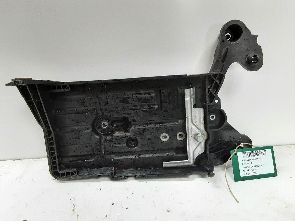 SUPPORT DE BATTERIE Audi A3 (8V1 / 8VK) (5Q0915321J), Auto-Union-Straße  1,
85057  Ingolstadt, DE, Info@audi.de, Audi, Utilisé