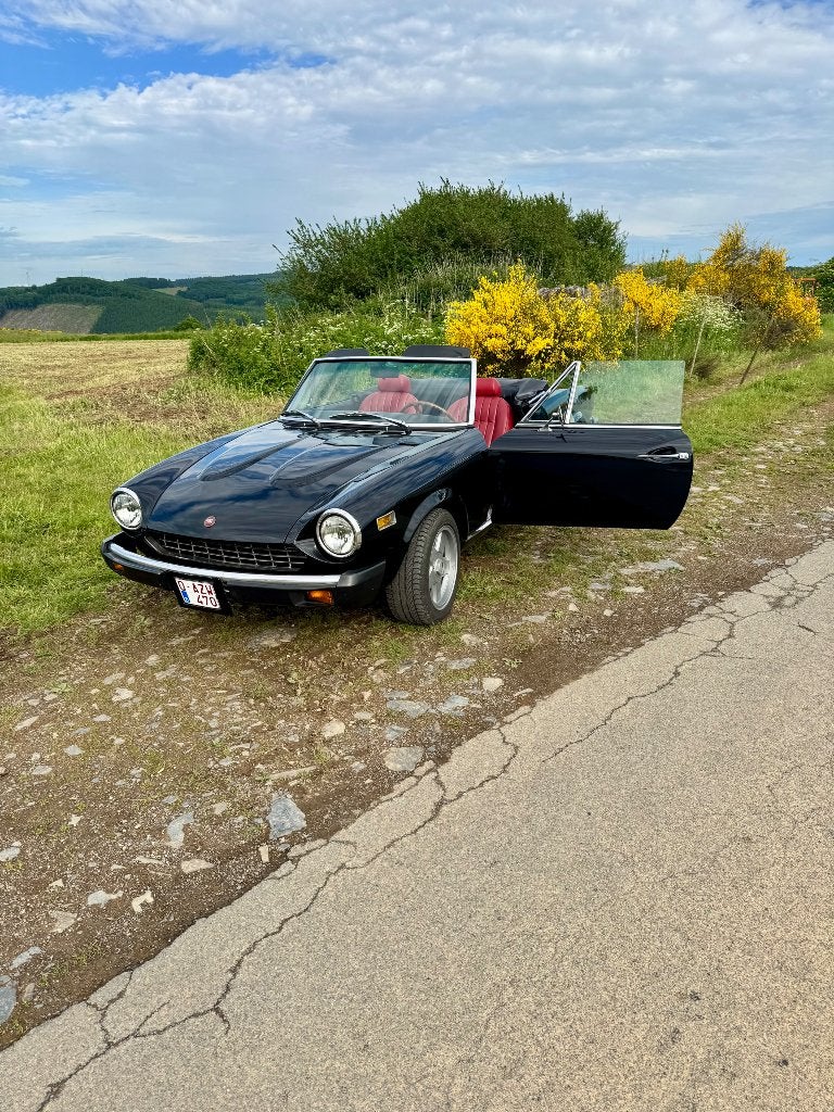 Fiat 124 Spider, Auto's, Fiat, Bedrijf, 124 Spider, Benzine, Cabriolet, Zwart, Overige kleuren, Ophalen