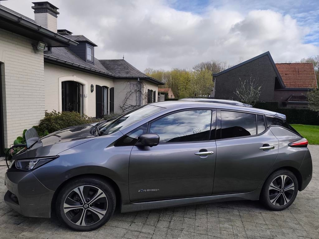 Electrische Nissan Leaf Tekna premium uitvoering, Auto's, Citroën, Automaat, 4 deurs, Zwart, Leder