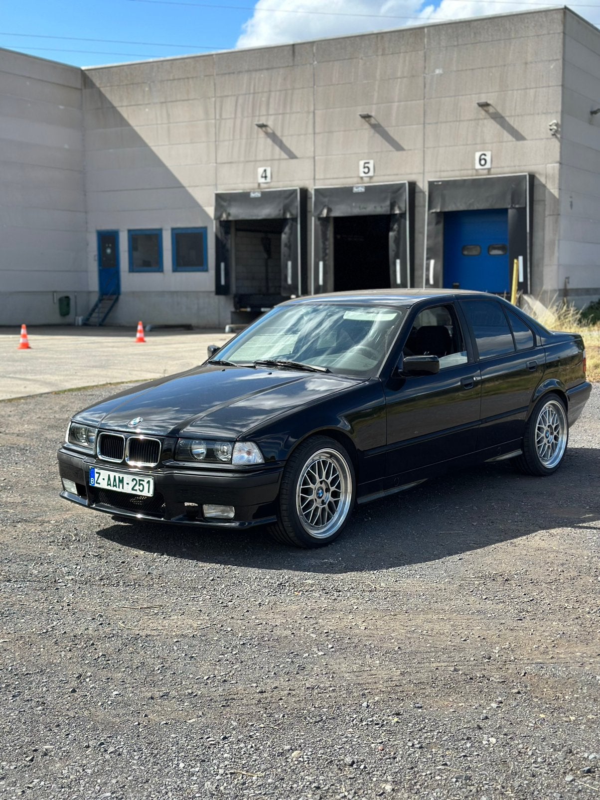 Bmw e36 318i VELGEN NIET AANWEZIG project, Autos, Achat, Particulier, Essence, Série 3