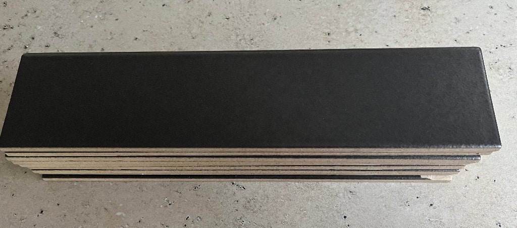 Restje plinten zwart 33 x 8cm, Ophalen, Plinten