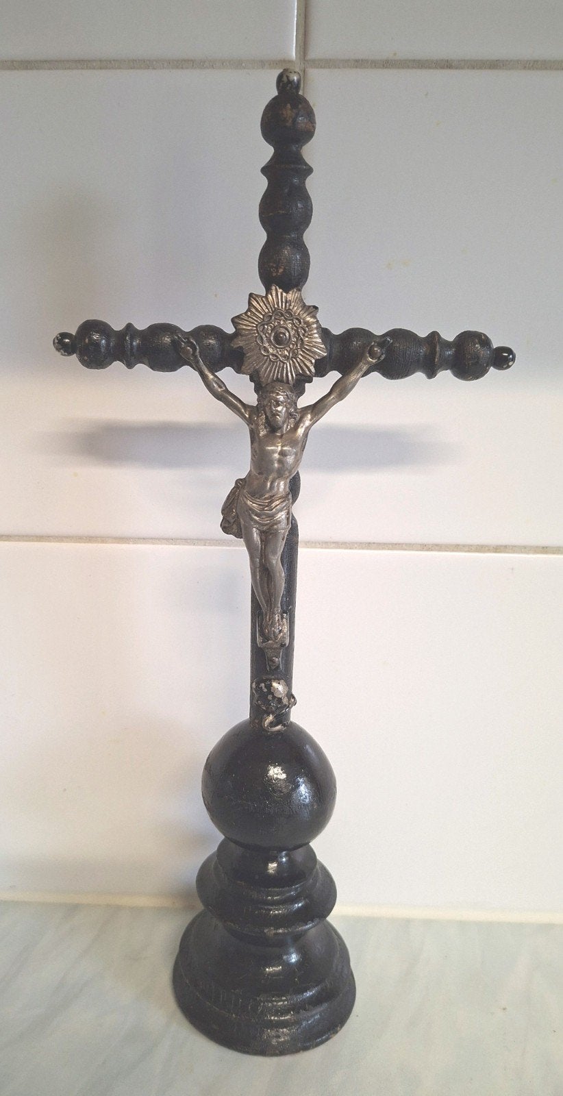 Antiek Frans houten kruisbeeld met corpus, Antiquités & Art, Enlèvement ou Envoi