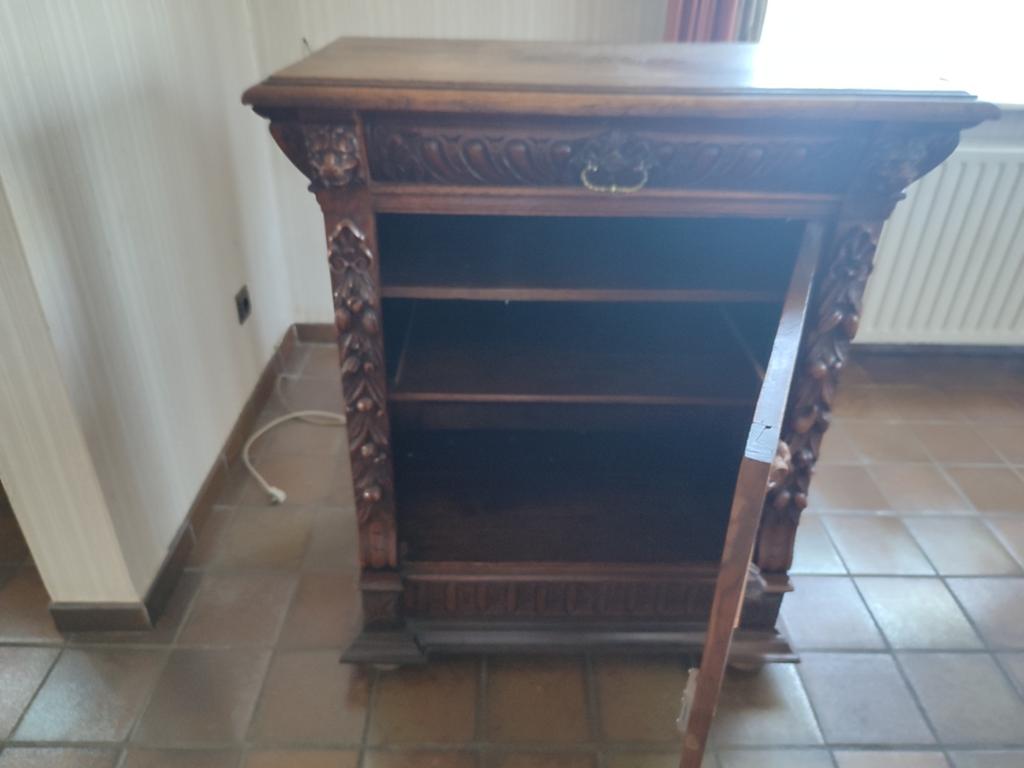Mechelse kast, Ophalen