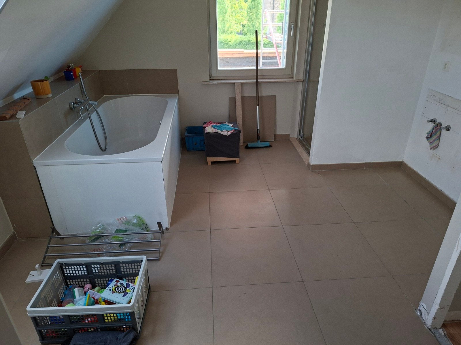 Carreaux bruns, Enlèvement