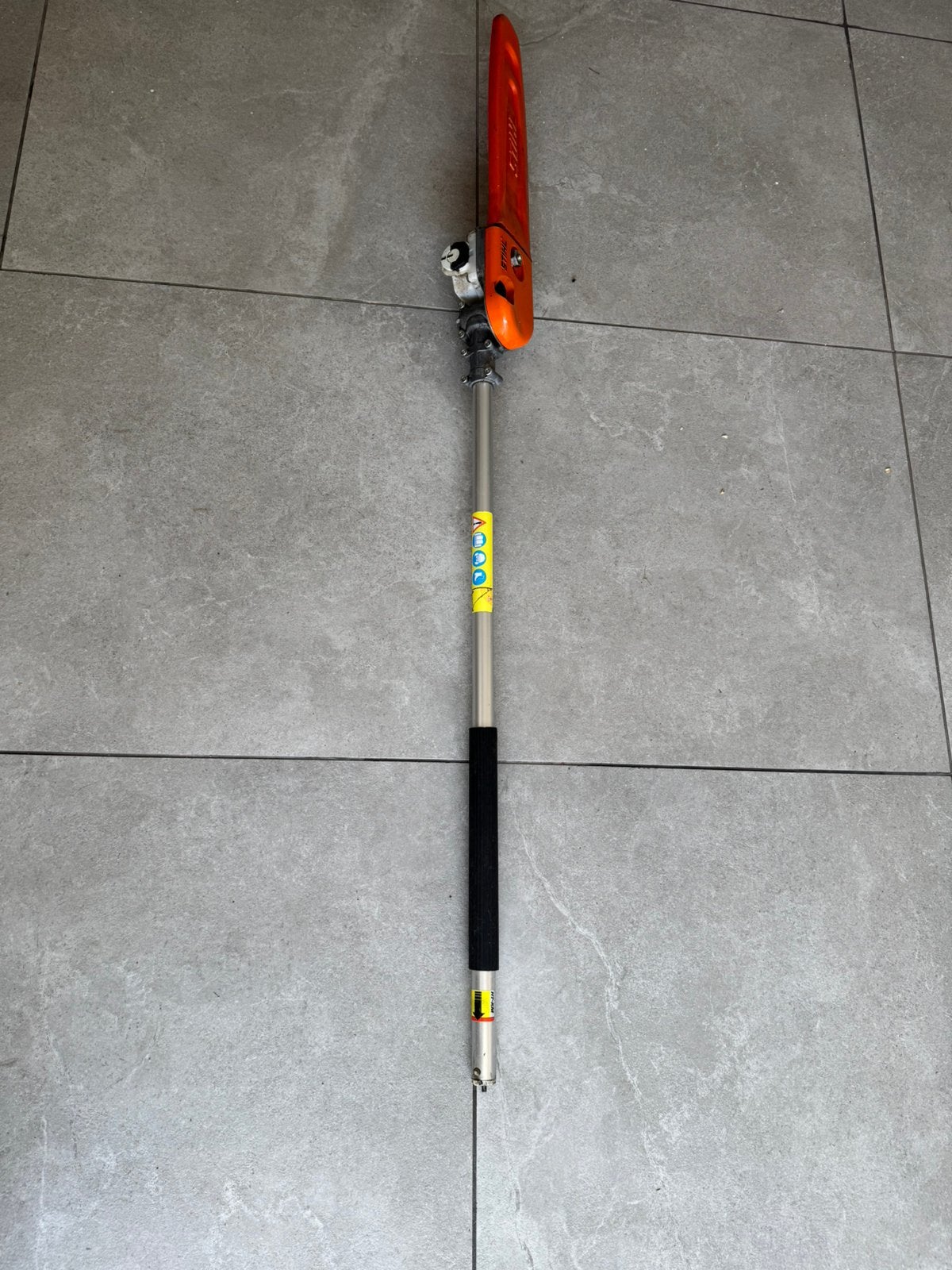 Perche élagueuse outil combi STIHL HT-KM, Tuin en Terras, Hand-tuingereedschap, Ophalen, Zo goed als nieuw