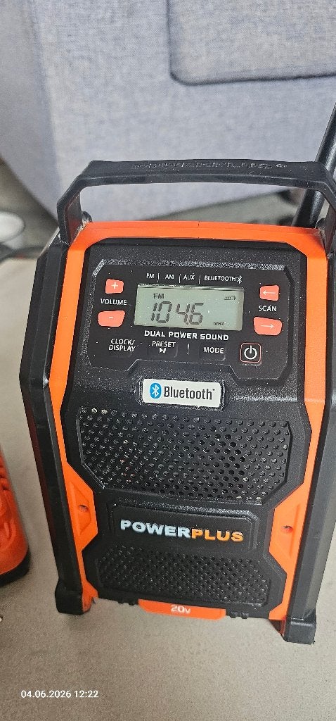 Bouwradio accu bluetooth PowerPlus, Audio, Tv en Foto, Radio's, Ophalen, Zo goed als nieuw, Bouwradio