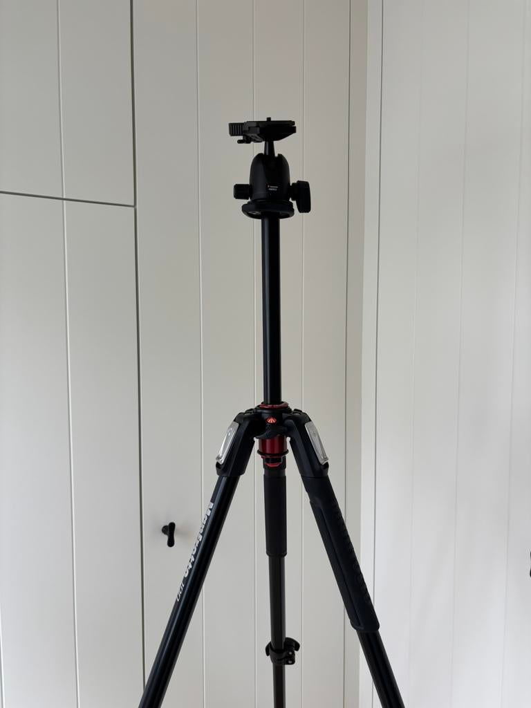 Trépied en aluminium Manfrotto 190, TV, Hi-fi & Vidéo, Neuf, Avec rotule, 150 à 175 cm, Envoi