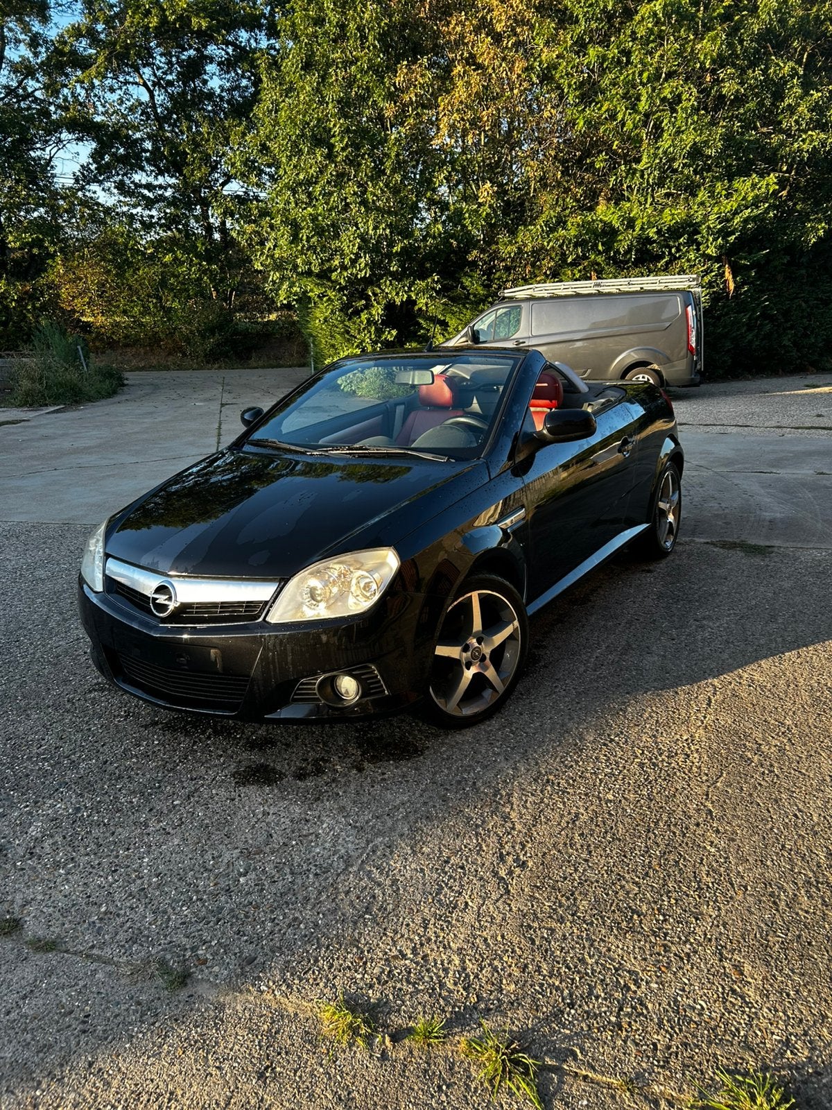 Opel Tigra Twintop 2008 1.4 Benzine Airco, Auto's, Opel, Voorwielaandrijving, 4 cilinders, Cabriolet, Zwart