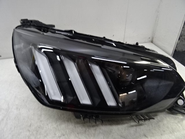 PHARE / OPTIQUE AVANT DROIT Peugeot 208 II (UB / UH / UP), Utilisé, Peugeot