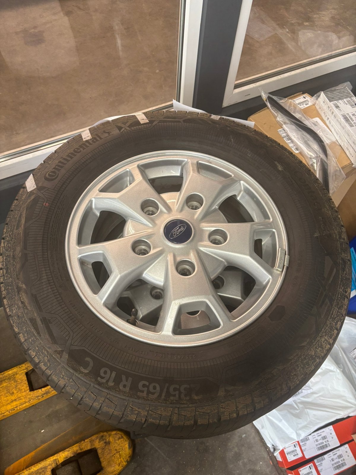 4 jantes Ford 16” OEM + pneus Continental 235/65 R16C + TPMS, Enlèvement, 16 pouces, Pneu(s)