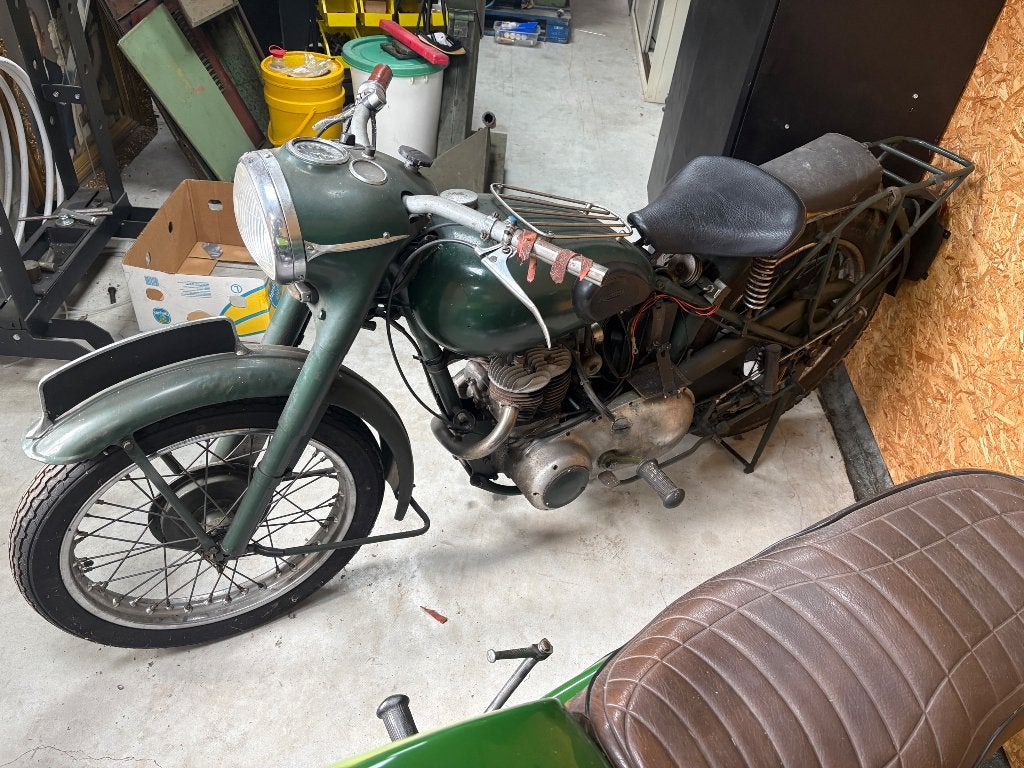 Triumph TRW 1950, Occasion, 2 cylindres, 500 cm³
