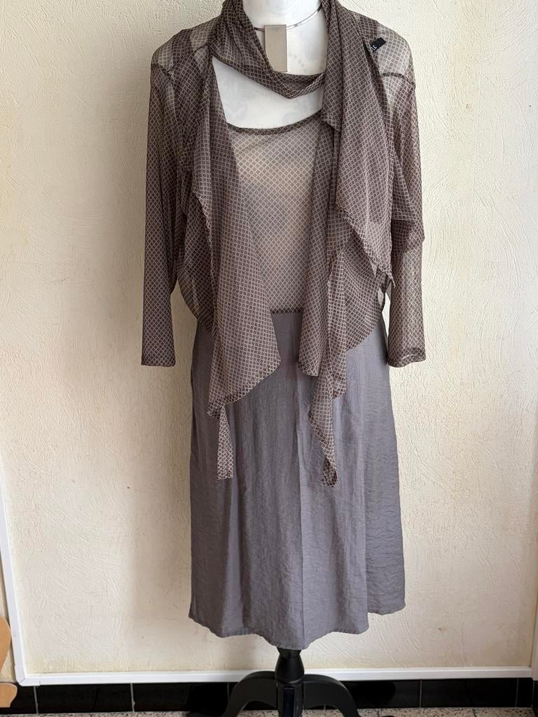 THEOPHILE  - Ensemble robe + veste transparente – taille 40, Enlèvement ou Envoi, Comme neuf, Gris
