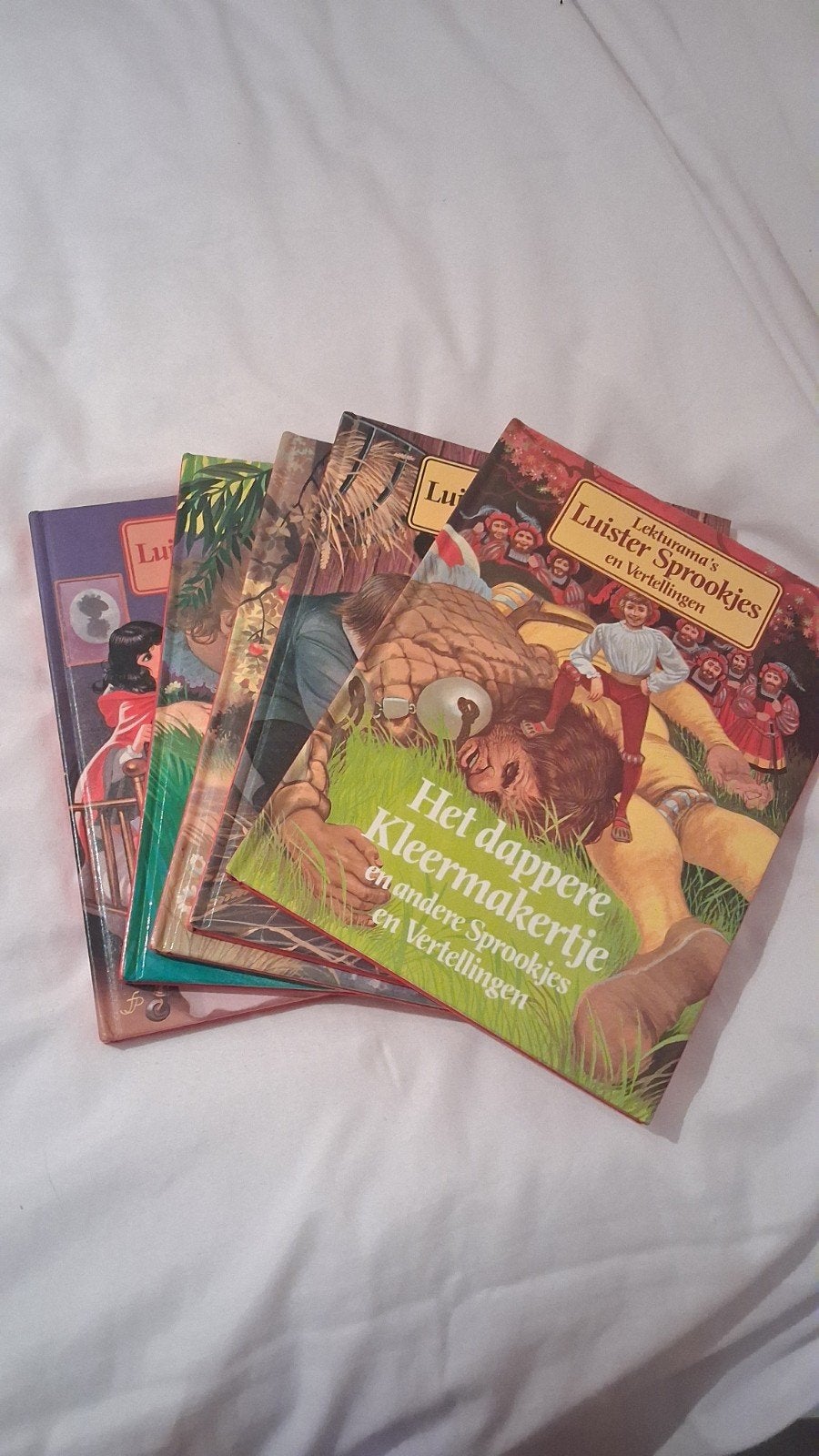 sprookjes boeken, Ophalen, Zo goed als nieuw