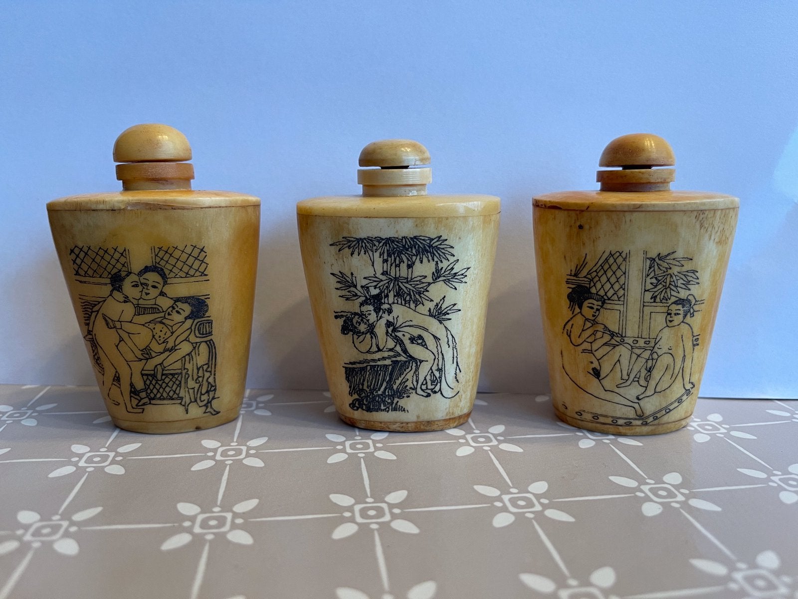 3 erotische Chinese snuifflesjes, ca 1900-1940, Antiquités & Art, Antiquités | Autres Antiquités, Enlèvement