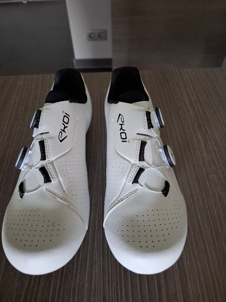 Chaussure de vélo de route Ekoi R4 taille 43, Vélos & Vélomoteurs, Accessoires vélo | Vêtements de cyclisme, Neuf, Ekoi, Enlèvement