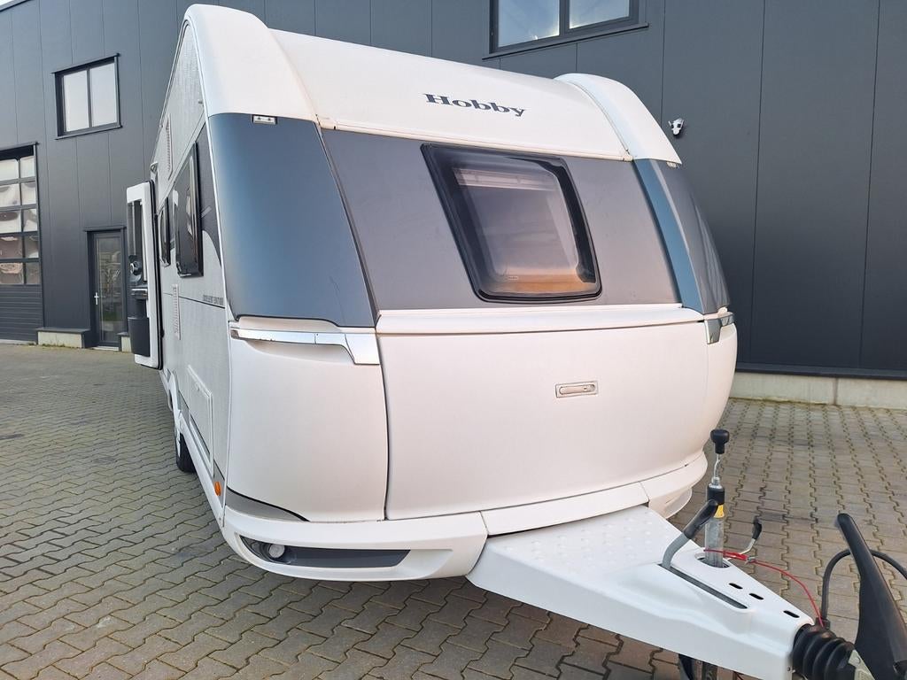 Hobby 495 Excellente édition 2023 avec options - Super !, Caravanes & Camping, Caravanes, Particulier, jusqu'à 4, Banquette en rond