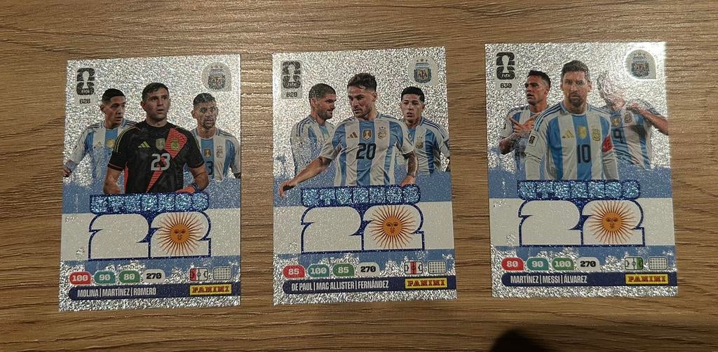 C du Monde Panini Fifa 2026 Les 3 cartes Eternos 628.629.630, Enlèvement ou Envoi, Neuf, Plusieurs images