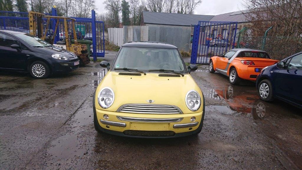 Mini cooper 2003 1600cc essence 200000 km export marchand, Auto's, Mini, Voorwielaandrijving, Elektrische ramen, Stof, Zwart