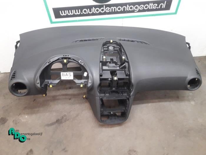 Tableau de bord d'un Opel Corsa (Corsa D 07-), -, Opel, 3 mois de garantie, Utilisé