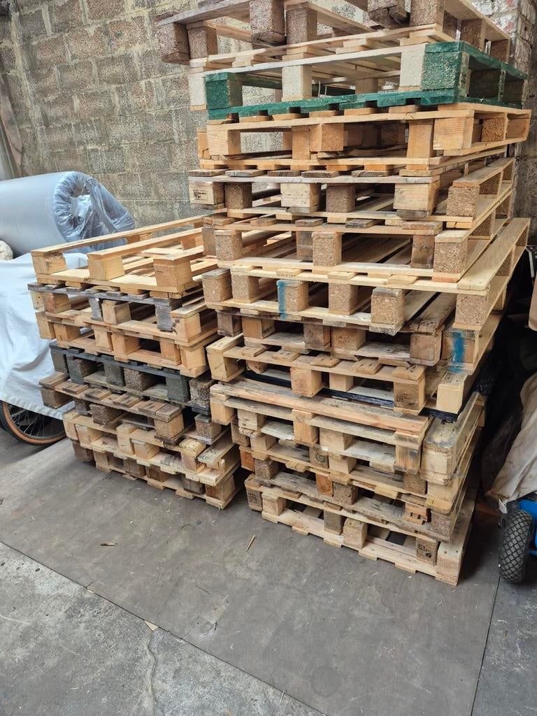palette en bois ( 1 euros pcs ), Bricolage & Construction, Moins de 200 cm, Autres essences de bois, Enlèvement, Utilisé
