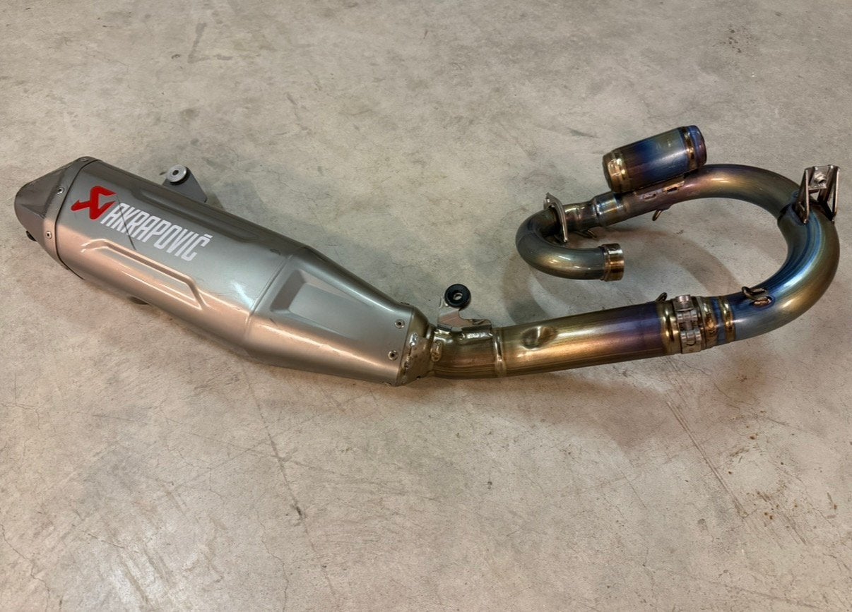 Akrapovic Evolution en titane YZ250F, Motos, Enlèvement