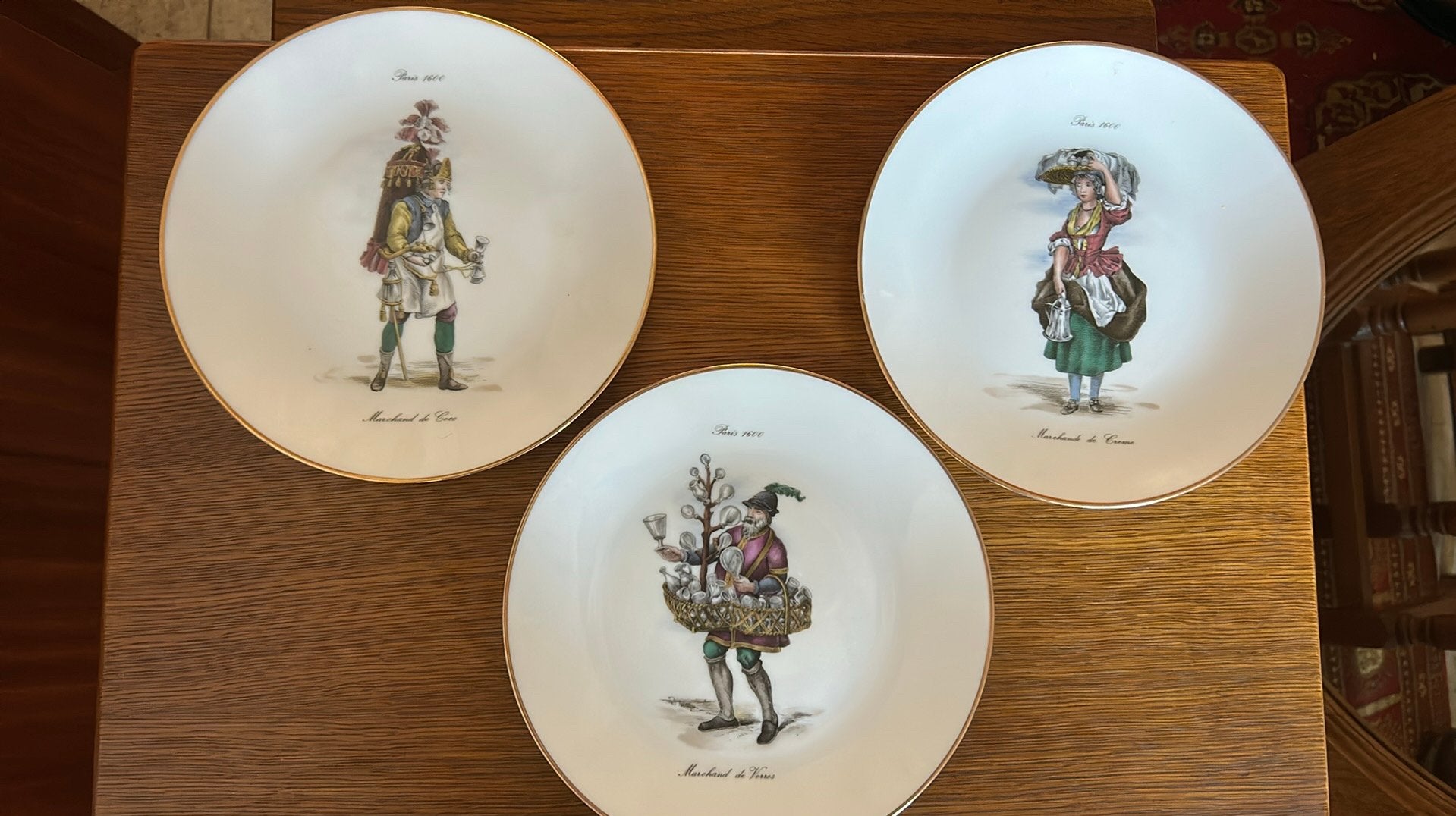 Vintage assietes en porselain ‘Métiers du vieux Paris’, Antiquités & Art, Enlèvement ou Envoi
