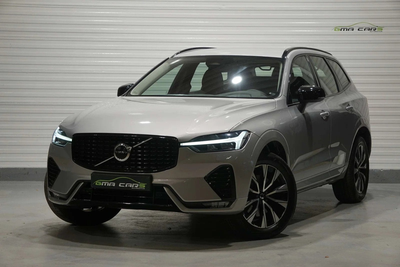 Volvo XC60 XC60 2.0 B4 MHEV AWD Plus Dark-Navi-Cam-CruiseC-K, Auto's, Automaat, 197 pk, 145 kW, Gebruikt