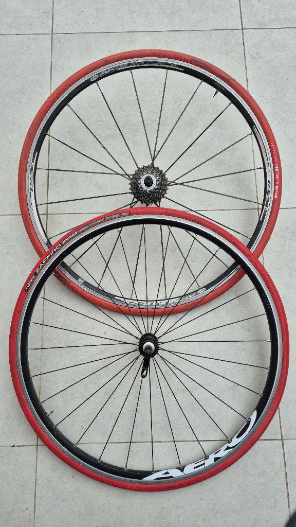 wielen Racefiets voor en achter met cassette 9 speed, Fietsen en Brommers, Titanium, Zo goed als nieuw, Racefiets, Ophalen