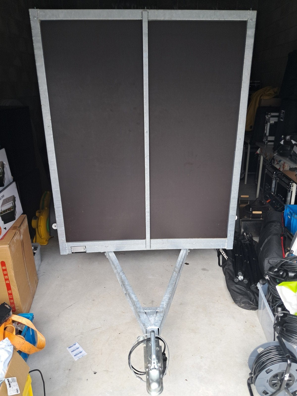 Remorque 2 essieux fourgon NEUVE!!.250/130/150cm, Enlèvement