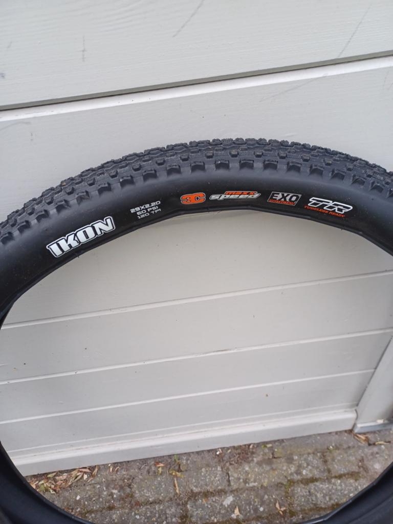Nieuwe banden maxis icon tubeless ready, Fietsen en Brommers, Ophalen
