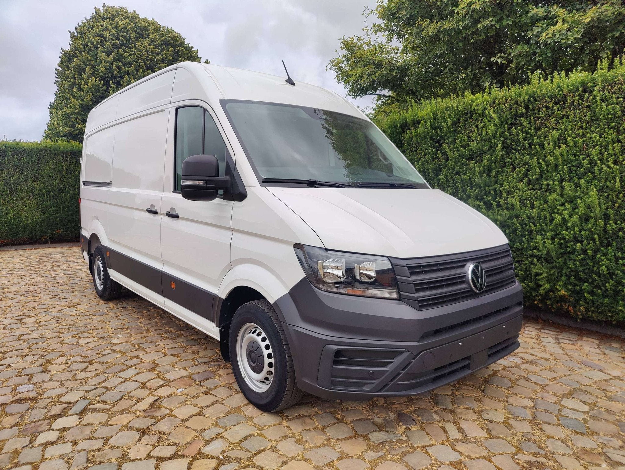 Volkswagen Crafter Crafter 2.0 CR TDi L3H3 (bj 2025), Voorwielaandrijving, Gebruikt, Zwart, 4 cilinders