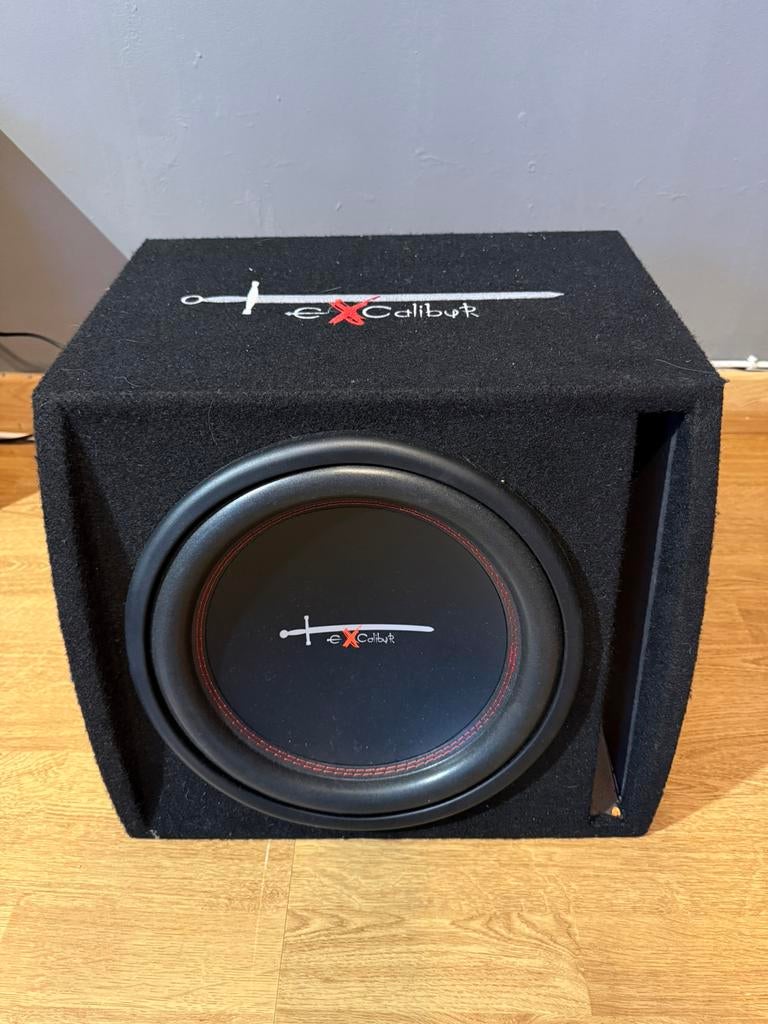 Subwoofer met versteker, Ophalen of Verzenden, Zo goed als nieuw