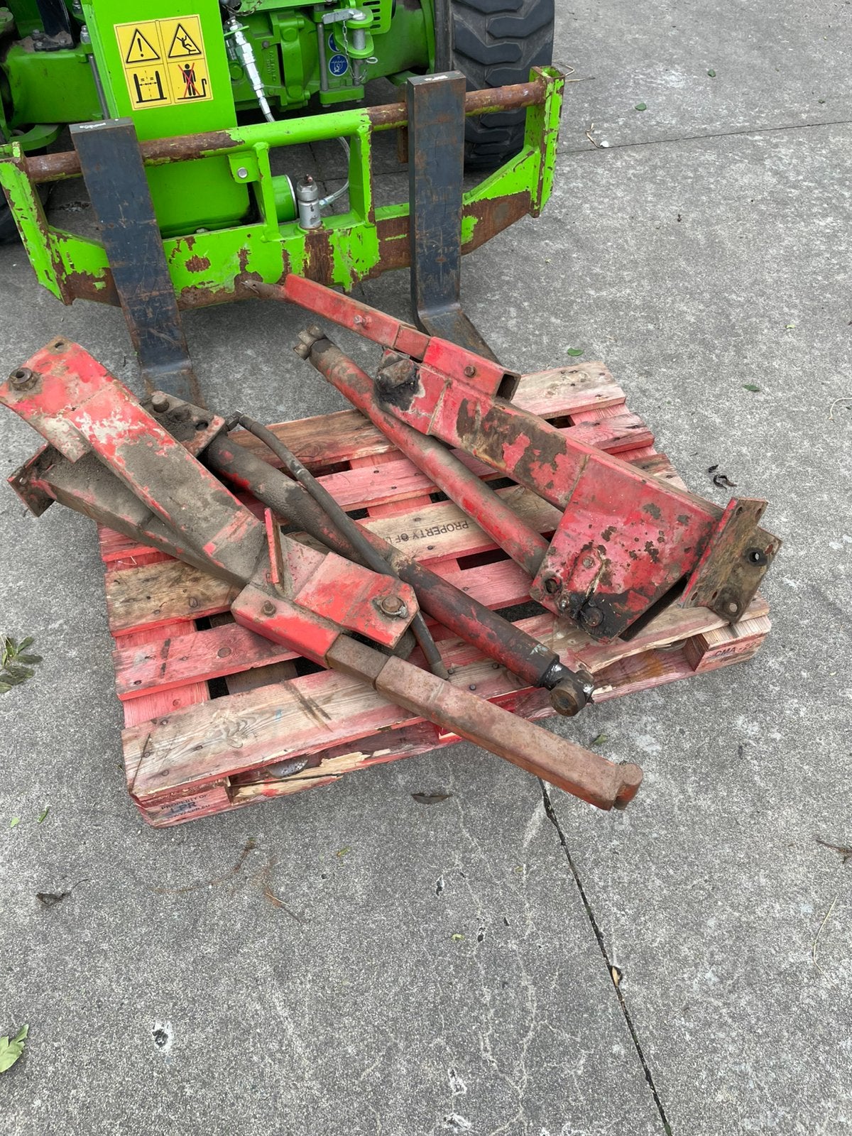 Frontlader aanbouw onderdelnen MF 133, Zakelijke goederen, Landbouw | Tractoren, Ophalen