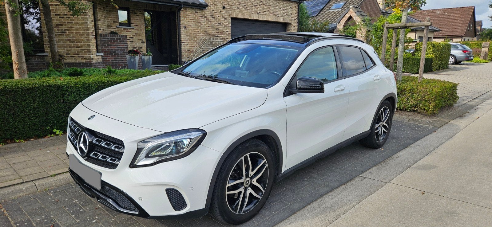 Mercedes GLA 180, Automaat., Auto's, Dealer onderhouden, Euro 6, Leder en Stof, 5 zetels