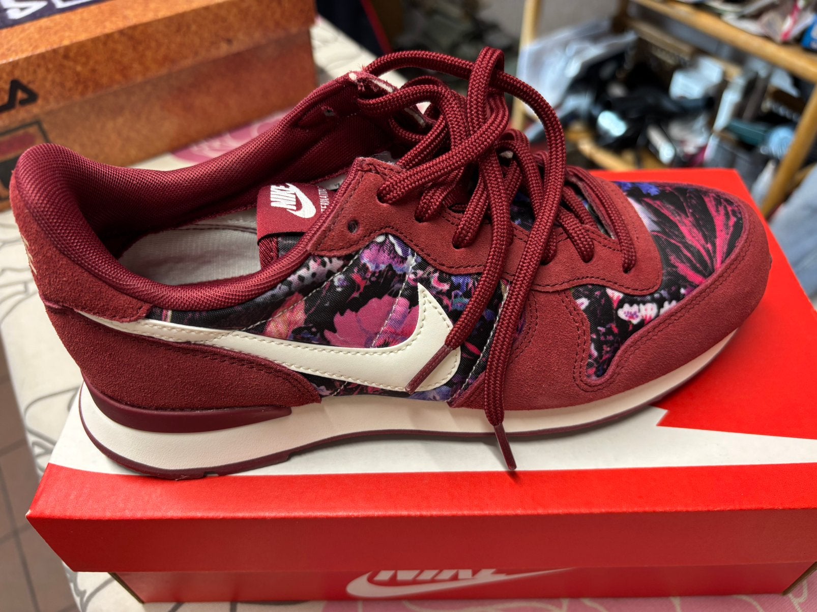 Nike, Kleding | Dames, Nieuw, Ophalen of Verzenden, Sneakers, Rood