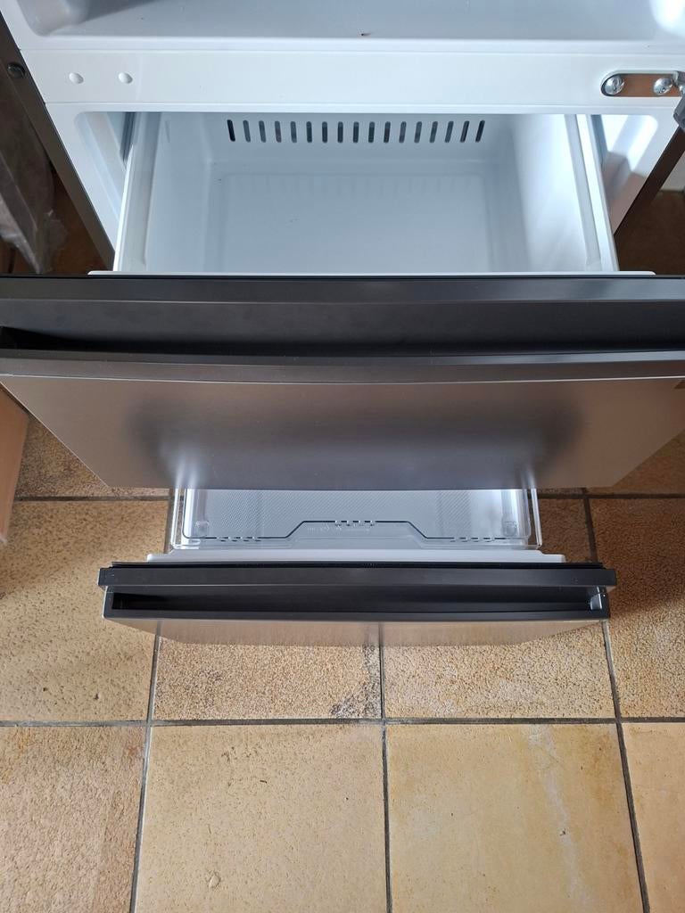 Couleur du frigo gris dim 205cm haut larg 70cm poids 95kg, Enlèvement ou Envoi