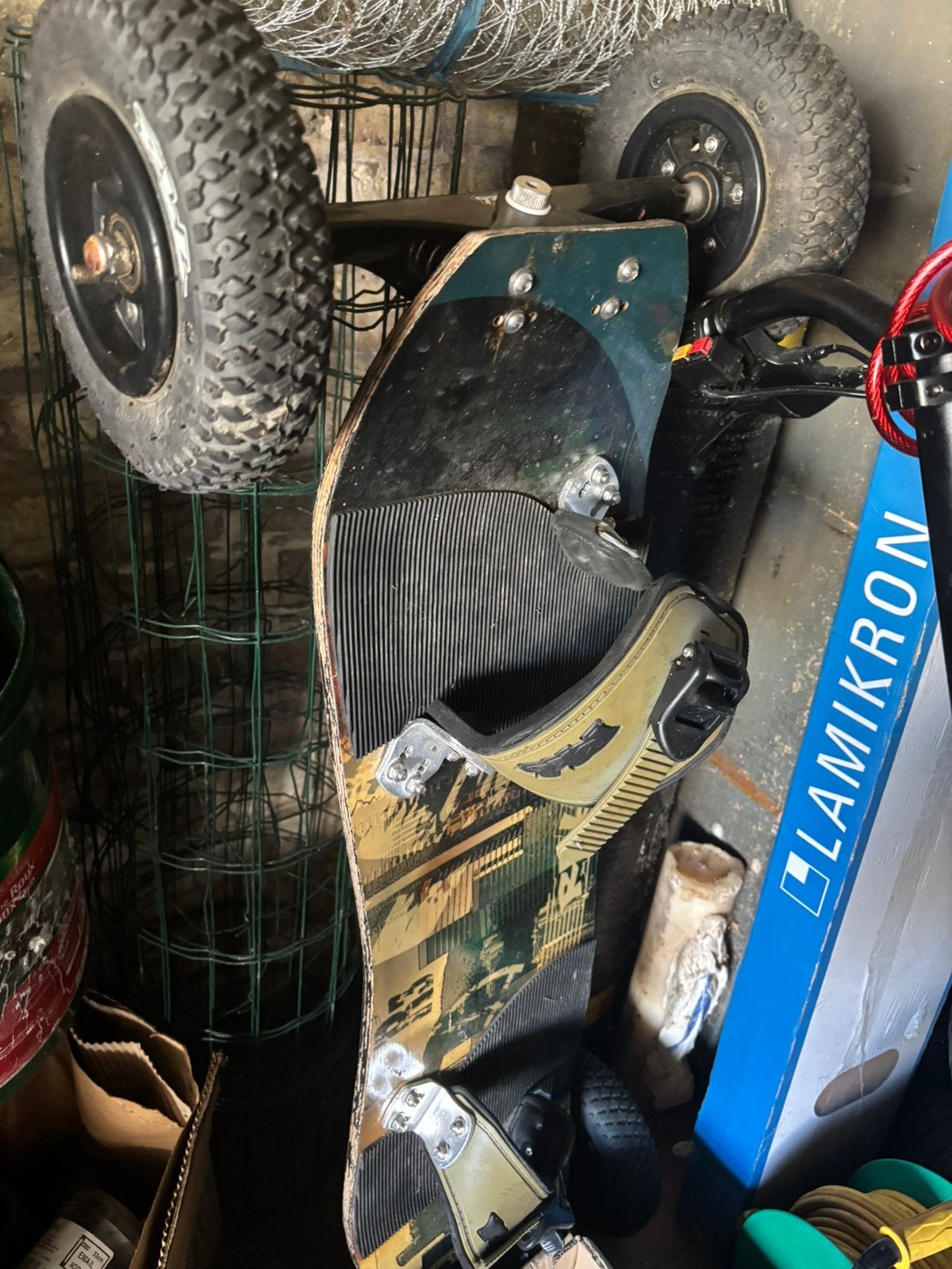 Skateboard de desante de montagne, Enlèvement, Skateboard